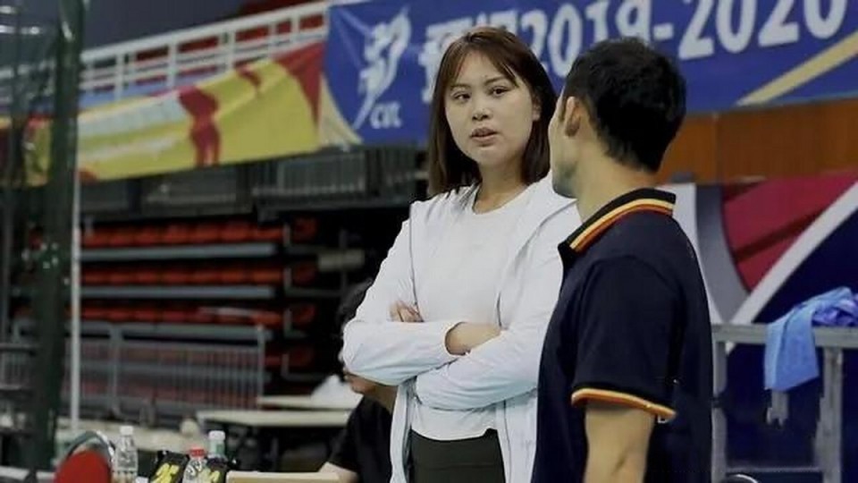 她转型成为, 带领队伍向 她转型成为, 带领队伍向