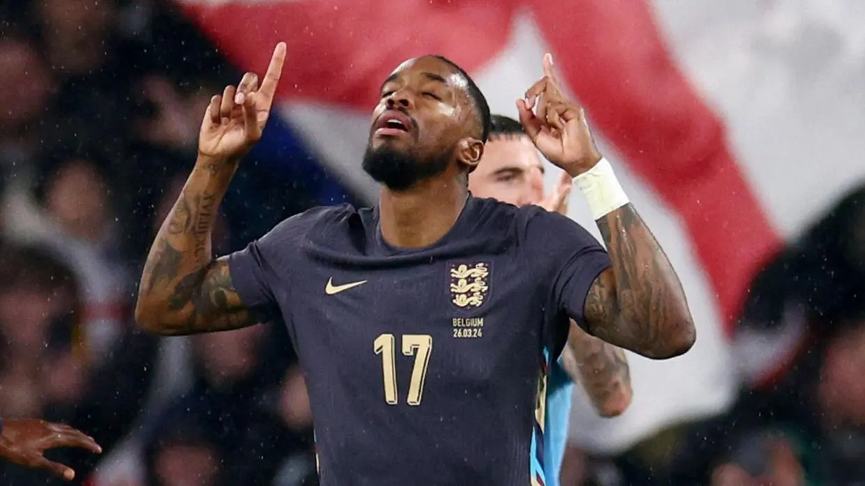 新月进行了, 剥夺, 军奖杯 新月进行了, 剥夺, 军奖杯